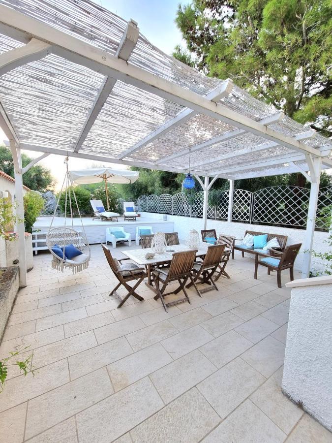 Vista Mare Su Tre Piani Con Giardino Villa Falerna Exterior photo